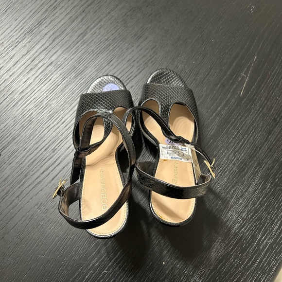 BCBGeneration size 8.5 black textured leather platform - Picture 3 of 6